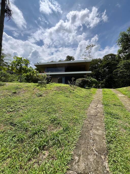 Hospedaje Santiago - B&B Sarapiquí