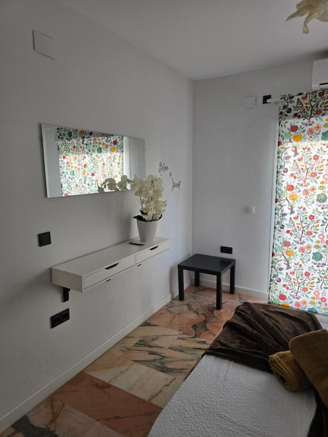 LHOME Santa Justa Centro - B&B Seville