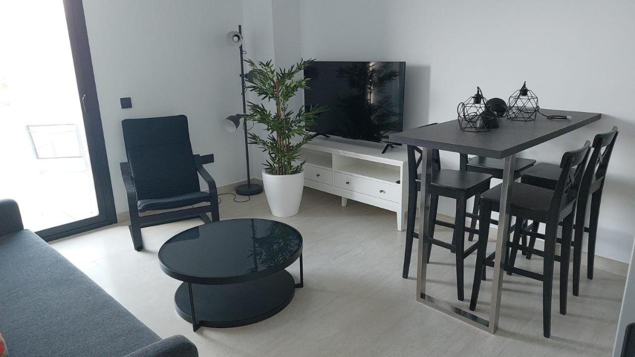 One-Bedroom Apartment with Sea View and Terrace