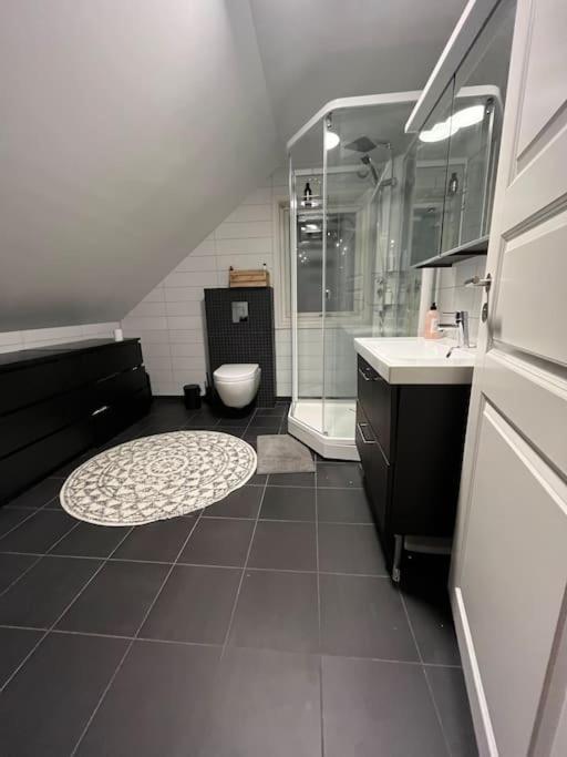 3 bedroom Villa, close to cable car, with sauna - B&B Tromsø