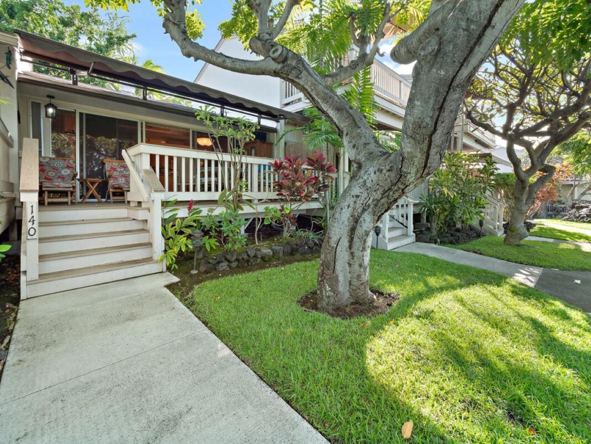 Upgraded Chic Condo with Lush Gardens - Chambres d’hôtes Kailua-Kona