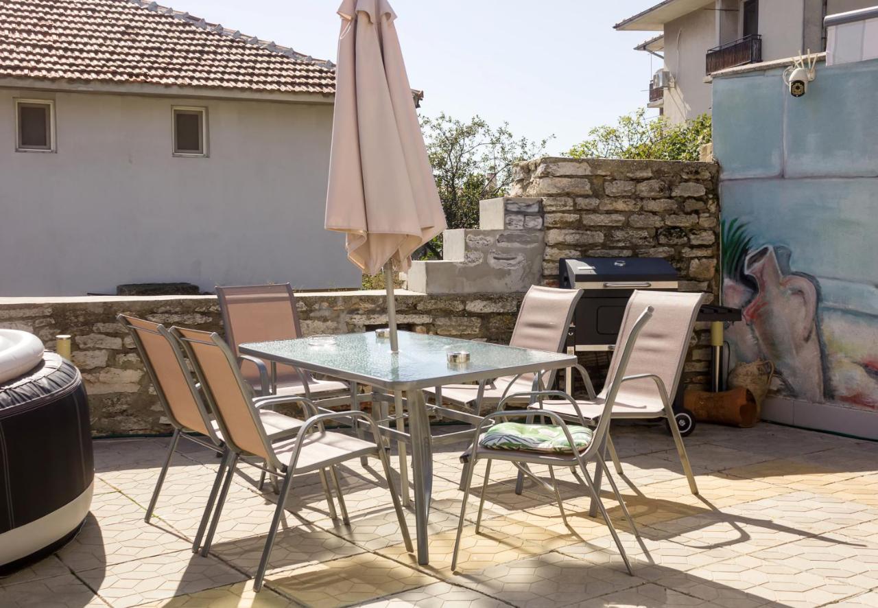 Balchik Sea View Escape 5BR Luxury with Hot Tub & Free Parking - B&B Balchik