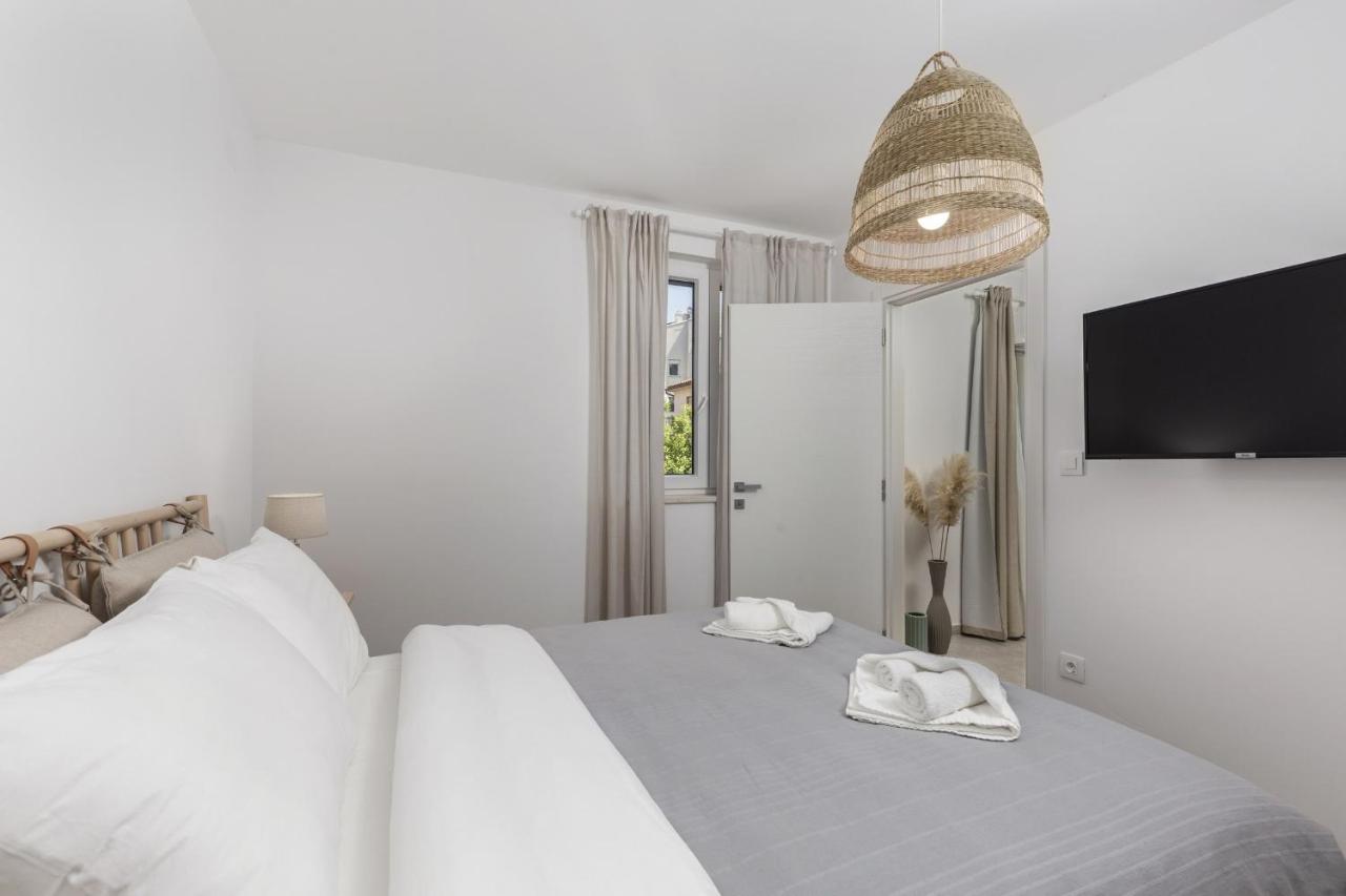 One-Bedroom Apartment with Balcony