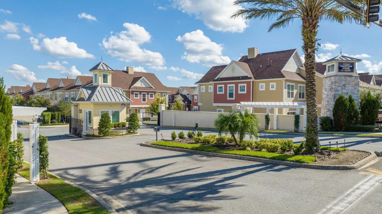 Chic 4 Bedroom at Summerville Minutes from Disney - Chambres d'hôtes Orlando