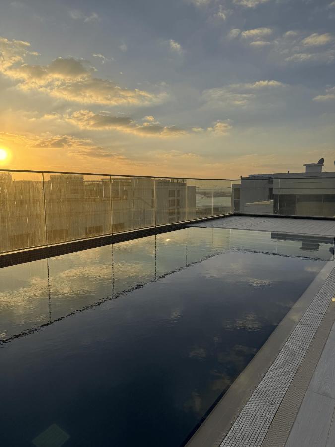 Luxury 1BR apartment, YAS Island Alzeina ,Near F1 Circuit - Ferienwohnung