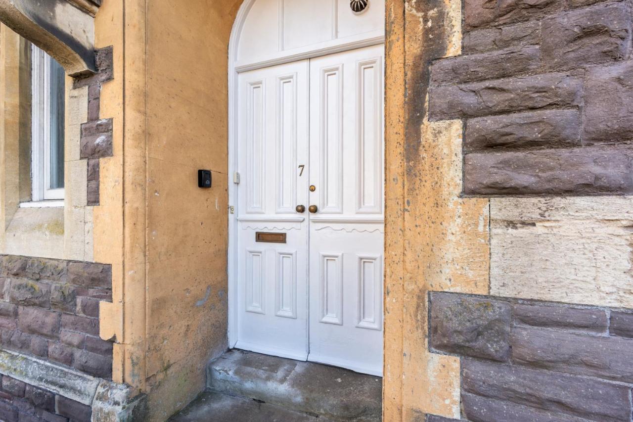 Mariah Flat - 2 Bedroom getaway in Pontypool - B&B