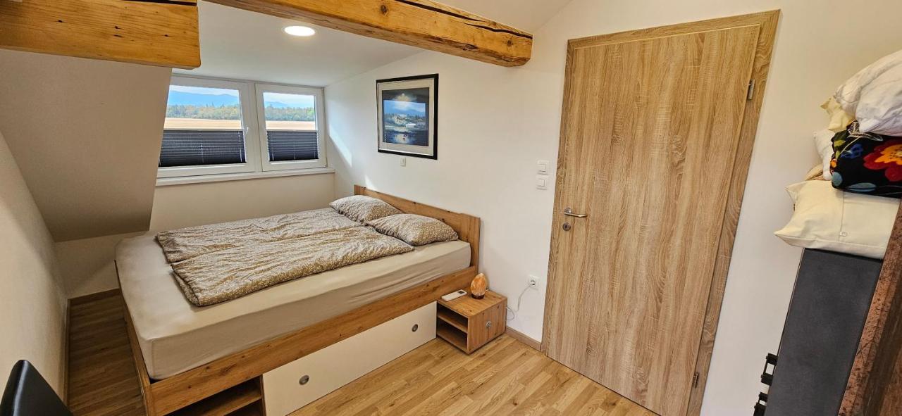 Apartment mit Balkon