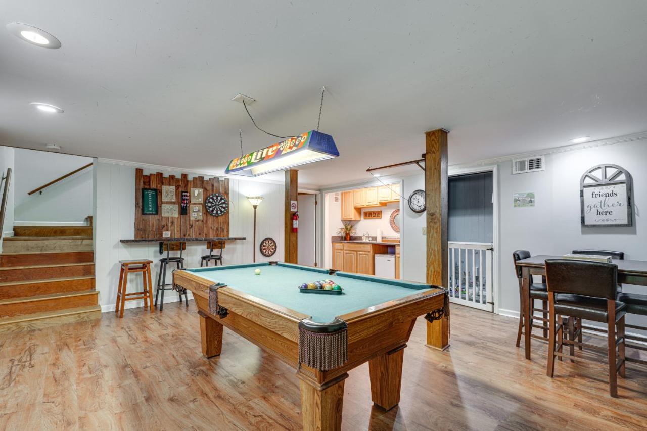 Family-Friendly Riverhouse: Fishing & Hot Tub - Chambres d'hôtes Elizabethton