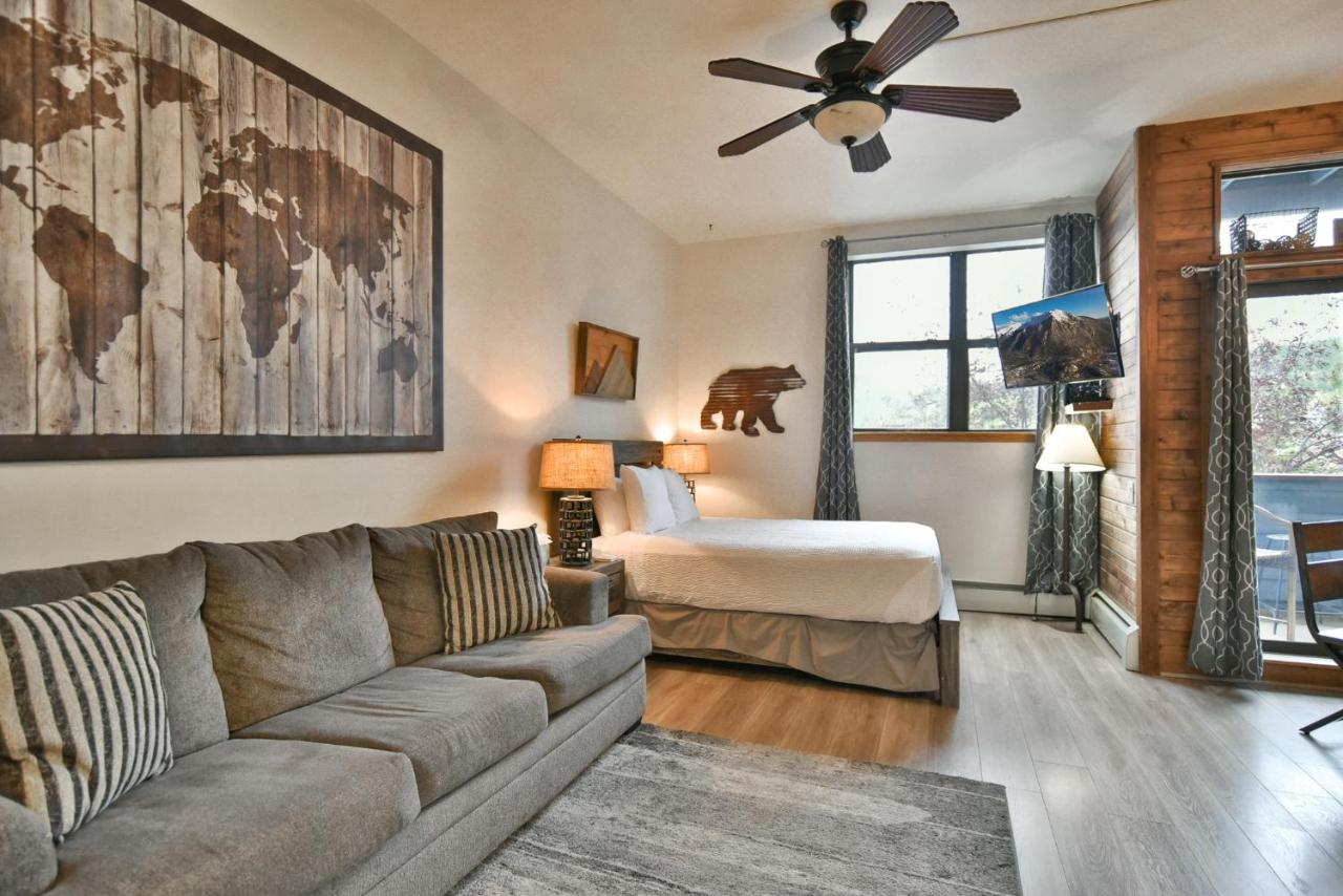 River Mountain Lodge Aspen Trail Condo: Ski In, Downtown Breck - B&B Breckenridge