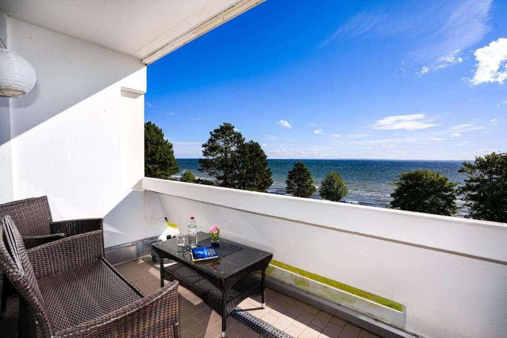 FeWo Traumblick - Strandpanorama in erster Reihe mit TRAUM Meerblick aus dem Bett - B&B