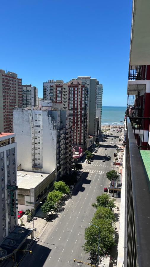 Depto CENTRO 2 dormitorios con Balcón y COCHERA piso 15 - Chambres d’hôtes Mar del Plata