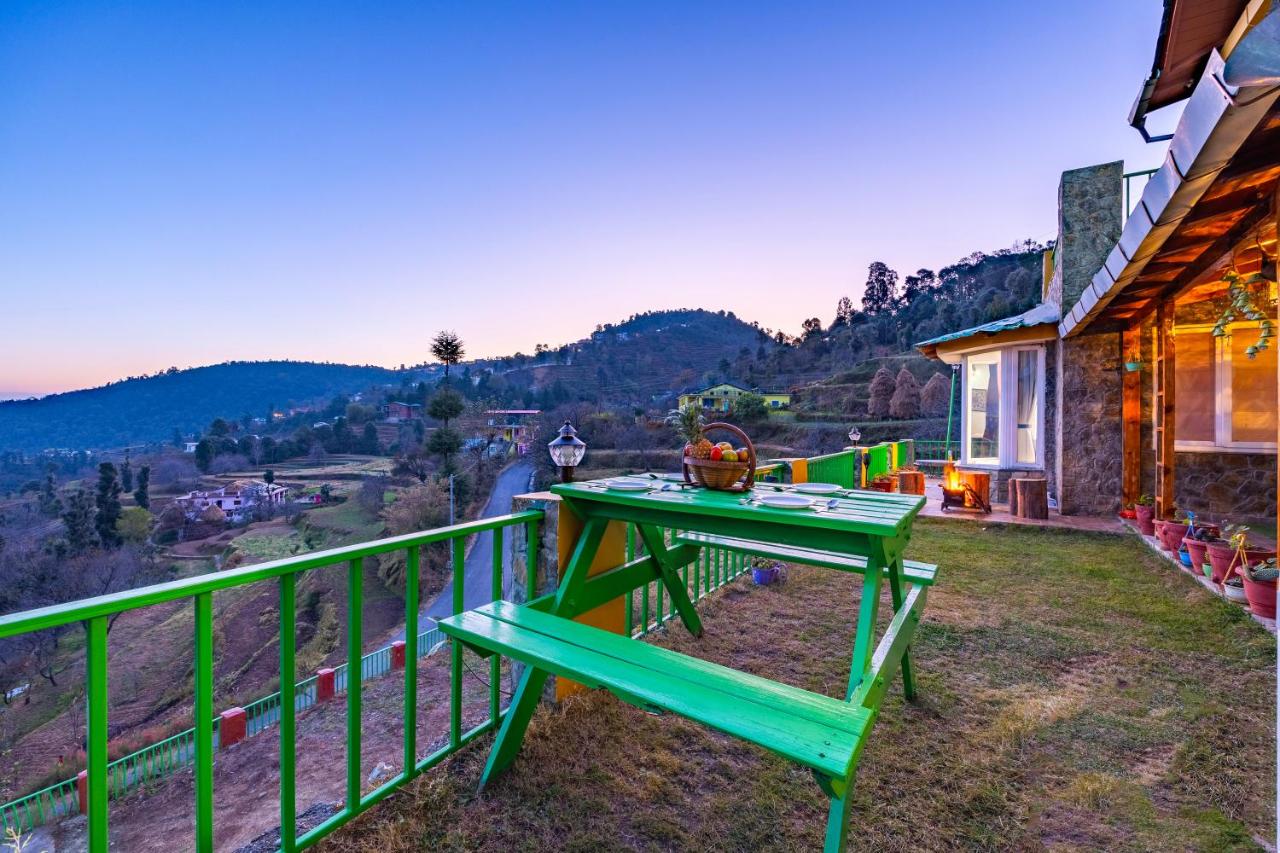 Alaya Stays Nirvana Sierra 2 BHK Charming Villa - B&B