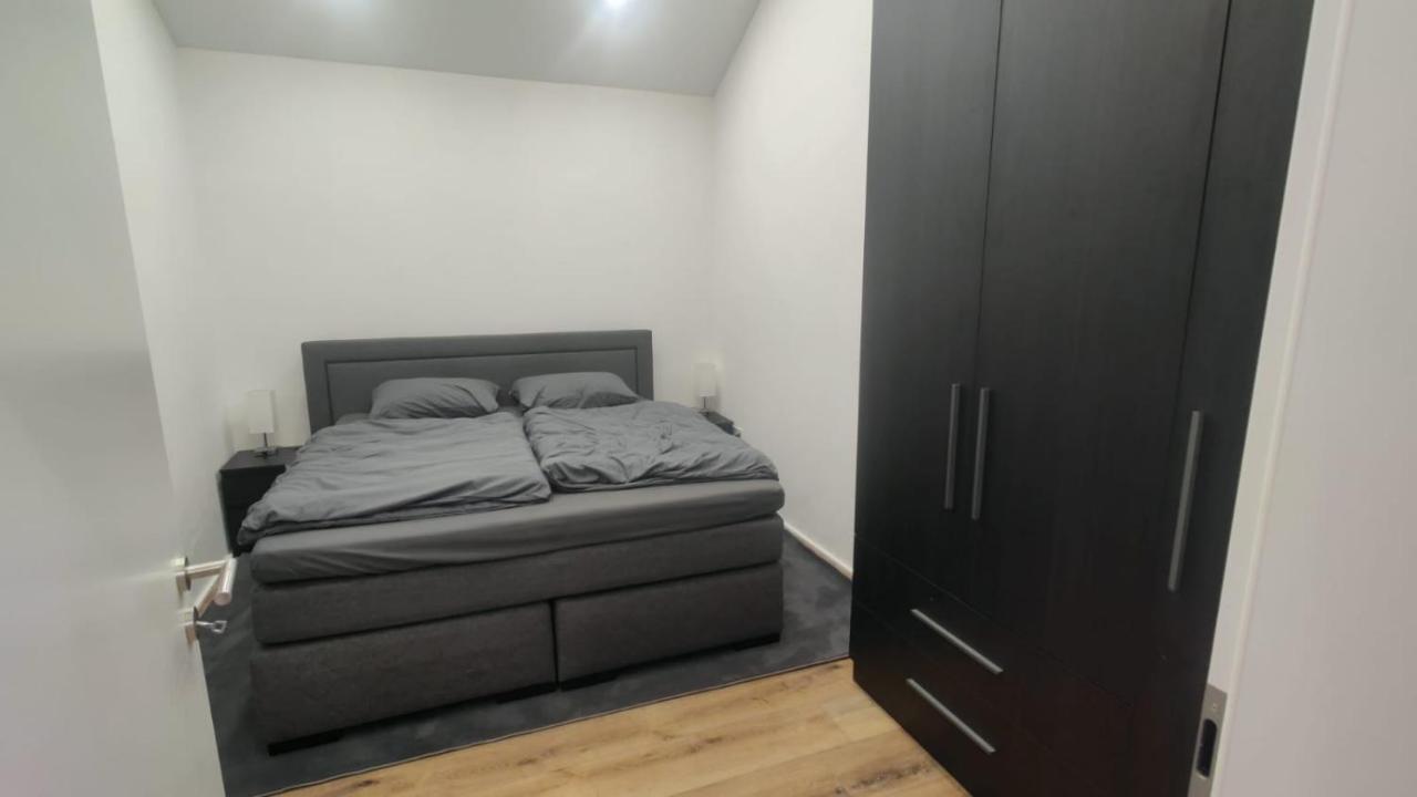 Appartamento con 2 Camere da Letto e Balcone