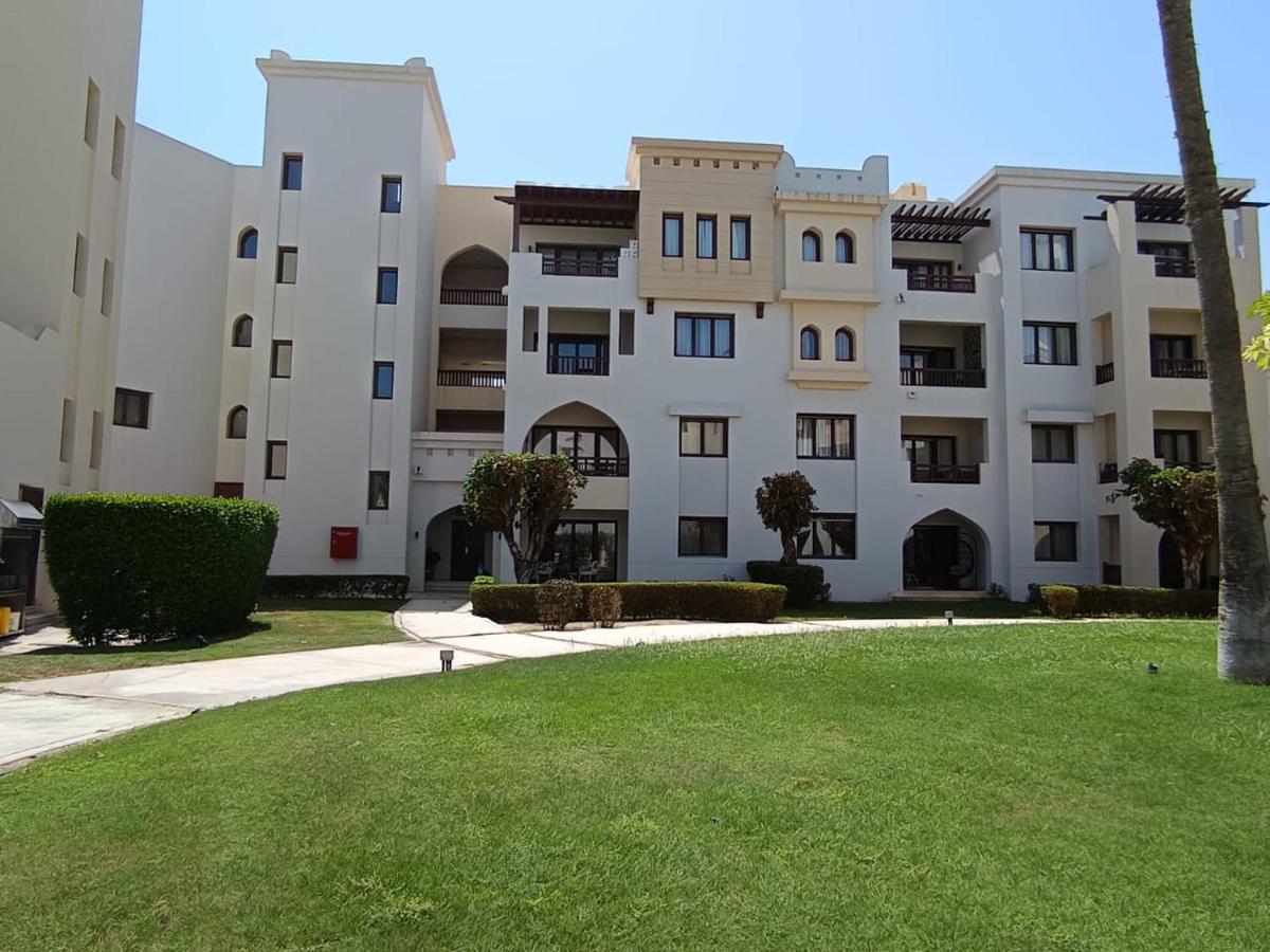 Beachfront Apartment with Pool & Stunning View - B&B Salalah