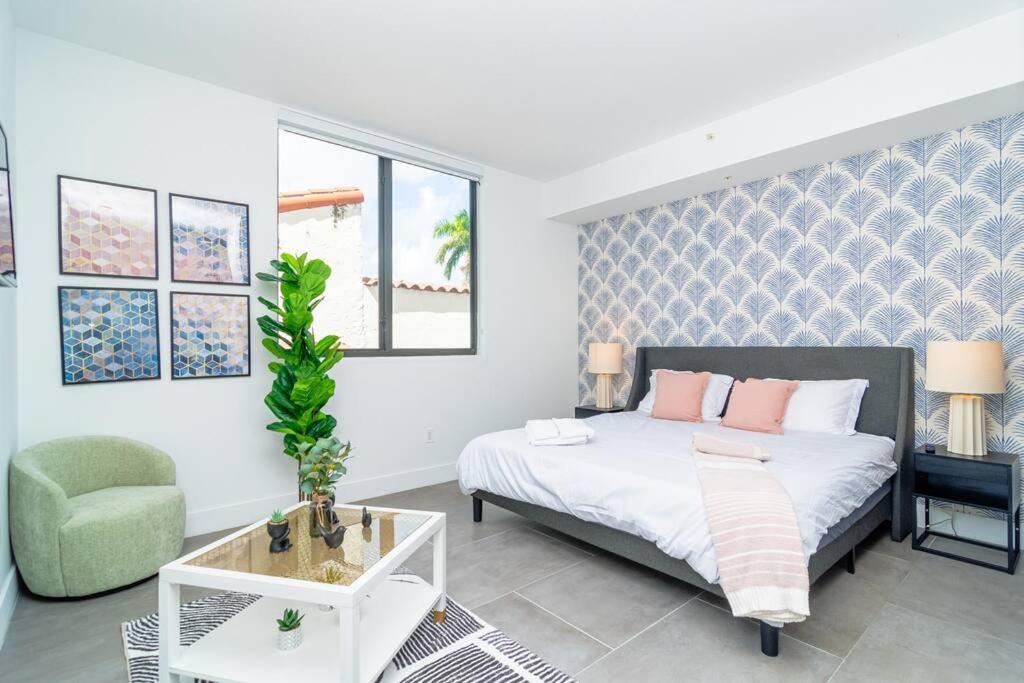 Centrally Located 1BR with King Bed Near Brickell, Airport Downtown and Wynwood - Bed and Breakfast Miami