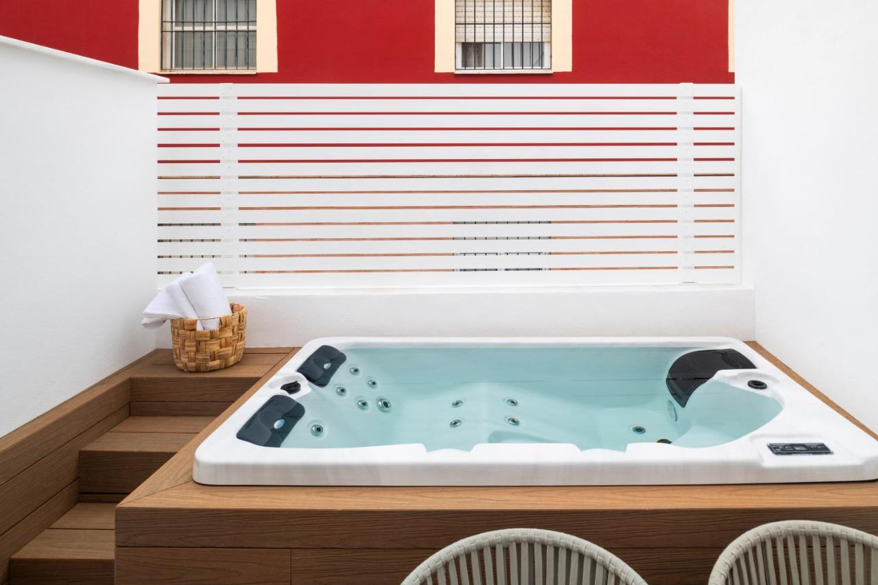 Apartamento 2 dormitorios con balcón y bañera de hidromasaje en terraza privada