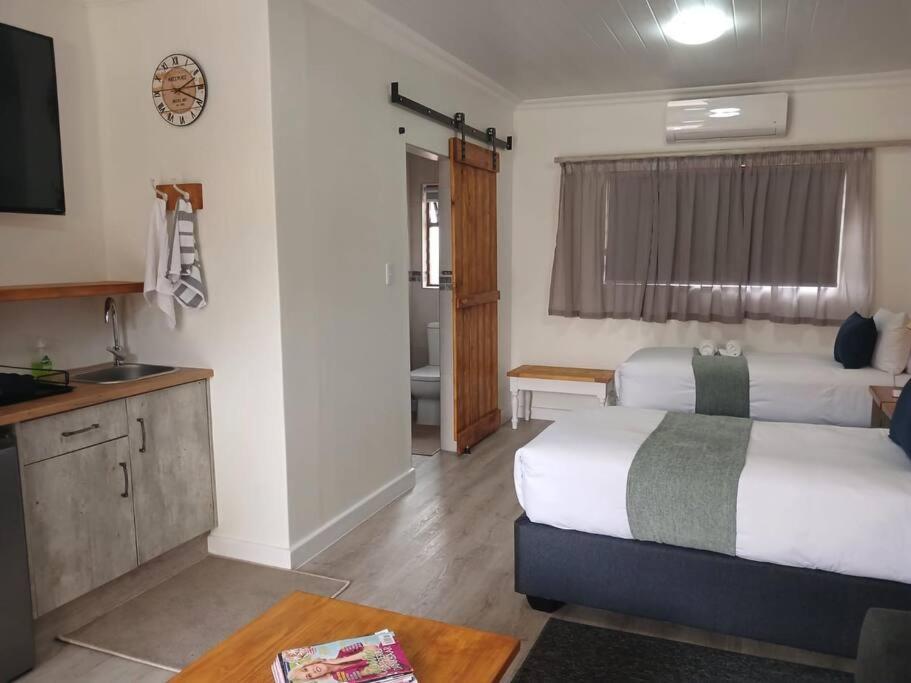 Mike's Place 2 - B&B Mossel Bay