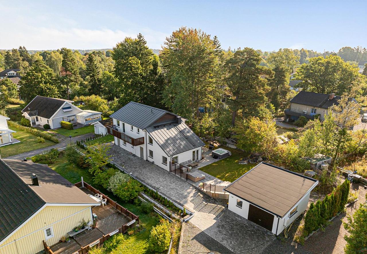 Modern villa with Jacuzzi - B&B Vega