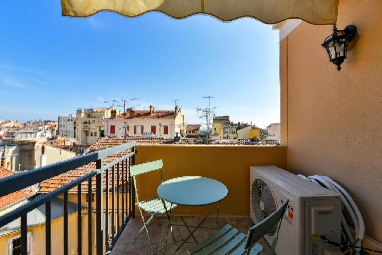 L'ALIZEE avec jolie terrasse vue sur la ville, charmant studio dans le centre de Cannes - Chambres d’hôtes Cannes