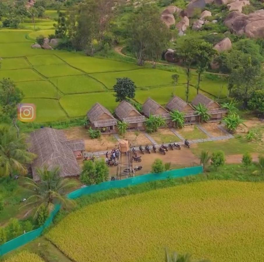 Om Shanti Om Home Stay & Cafe Hampi - B&B