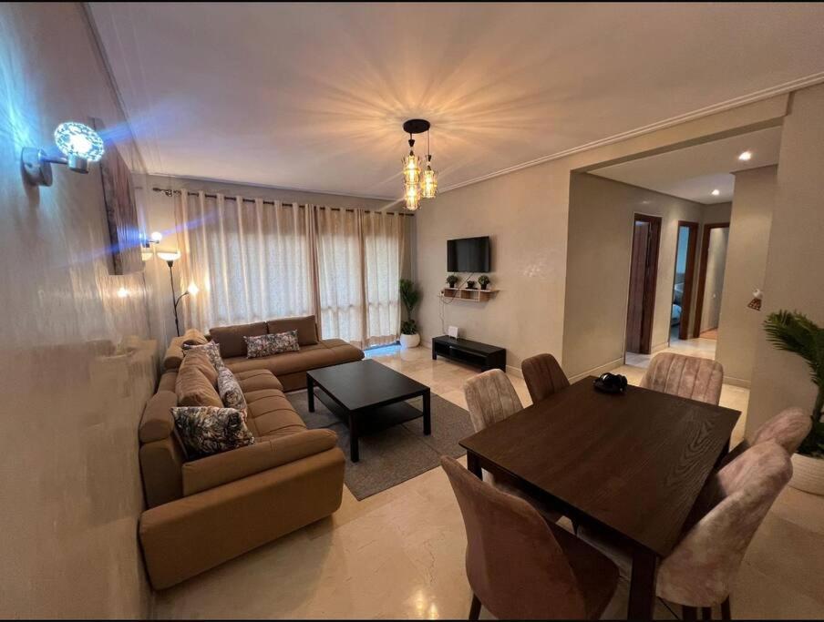 Elegant 2-Bedroom Apartment in Vibrant Maarif - B&B Casablanca