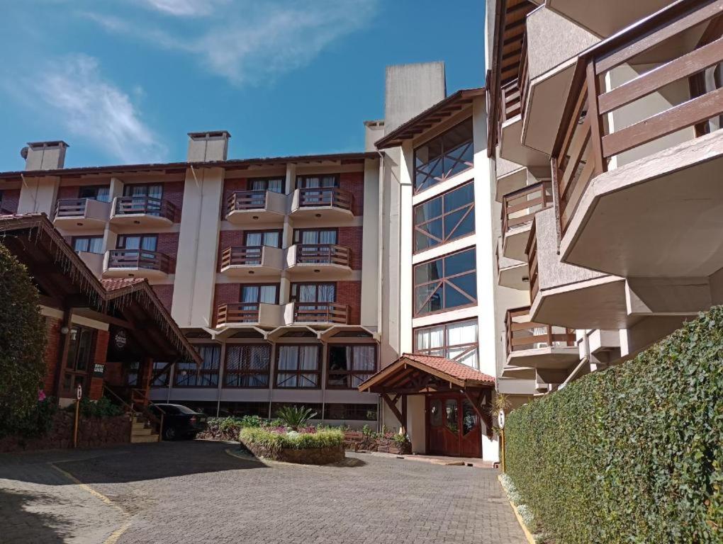 Residencial Pousada do Serrano - Ao lado da Rua Torta! - B&B Gramado