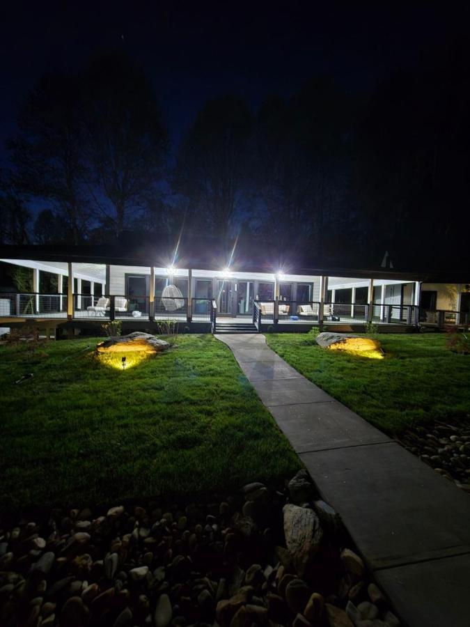 Life's Good Retreat Main House - Chambres d'hôtes Brevard