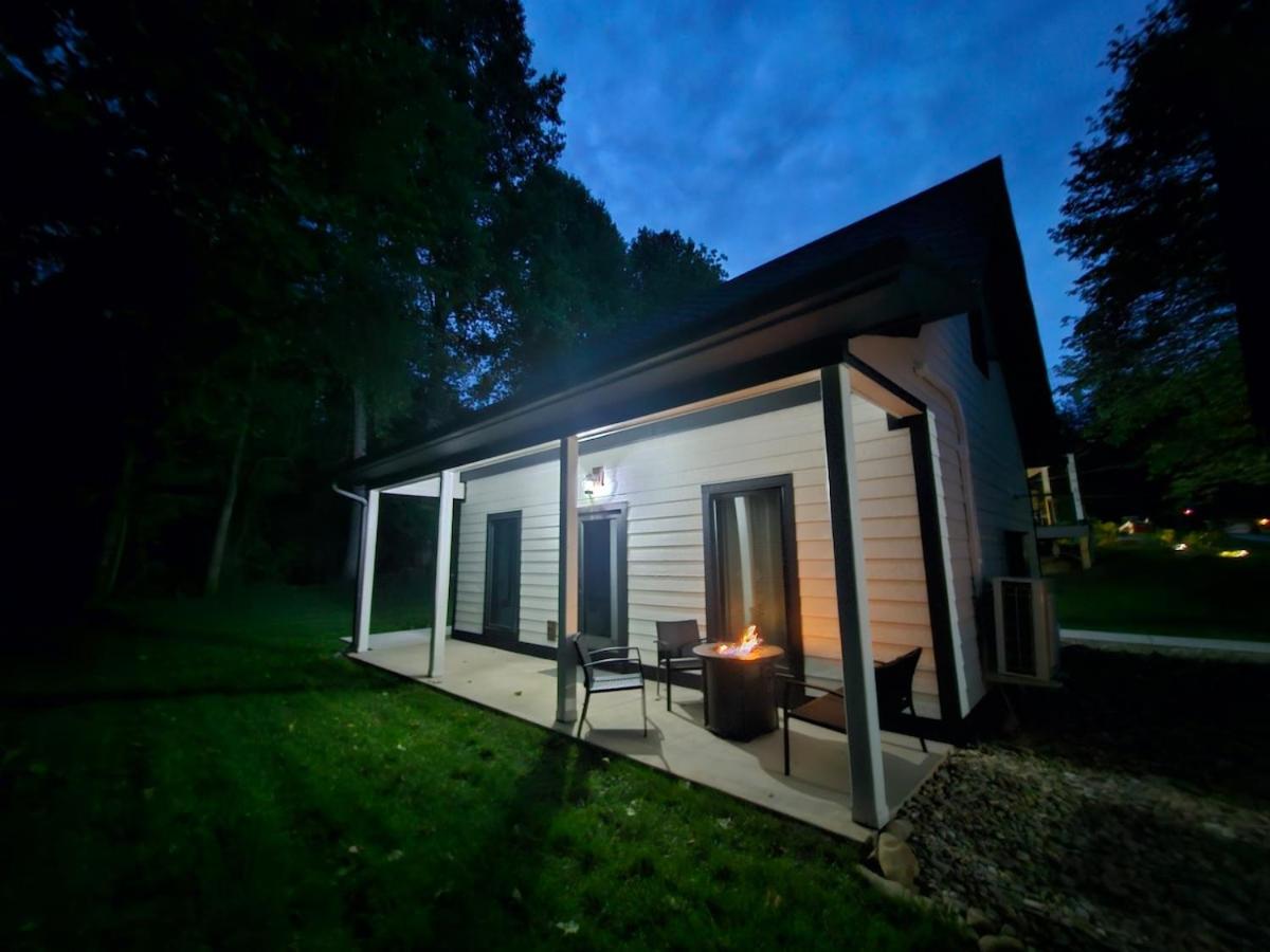 Life's Good Retreat Bear Cottage - B&B