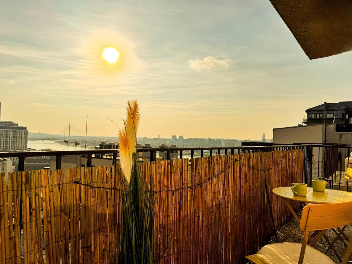 Sunbeam Cloud Old Town City View Renovated - B&B Belgrado