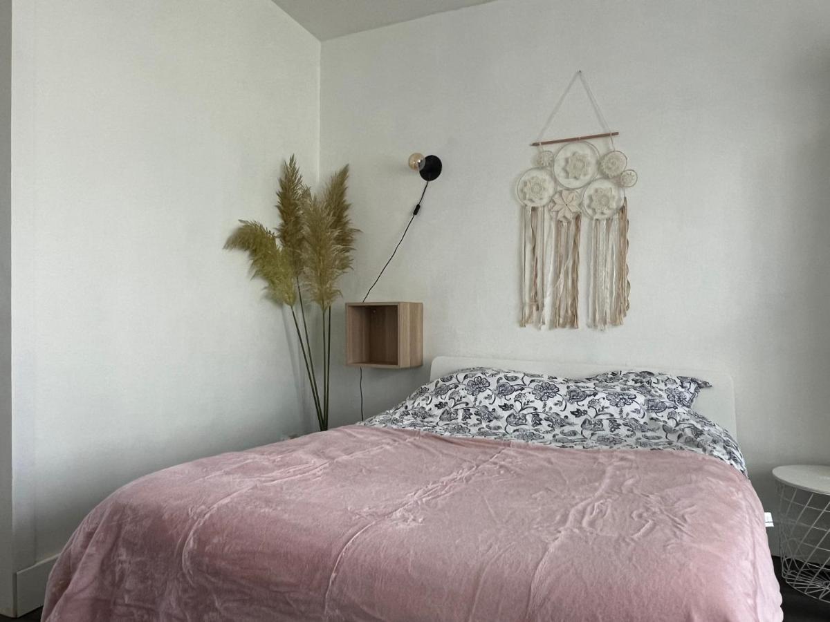 joli T1 avec parking gratuit - B&B Brest