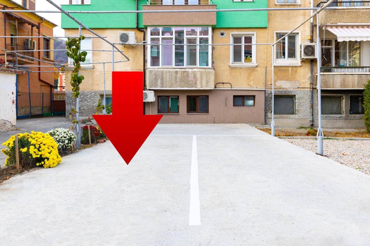 Tiny Secret Place next to MU with Private Parking - Ferienwohnung