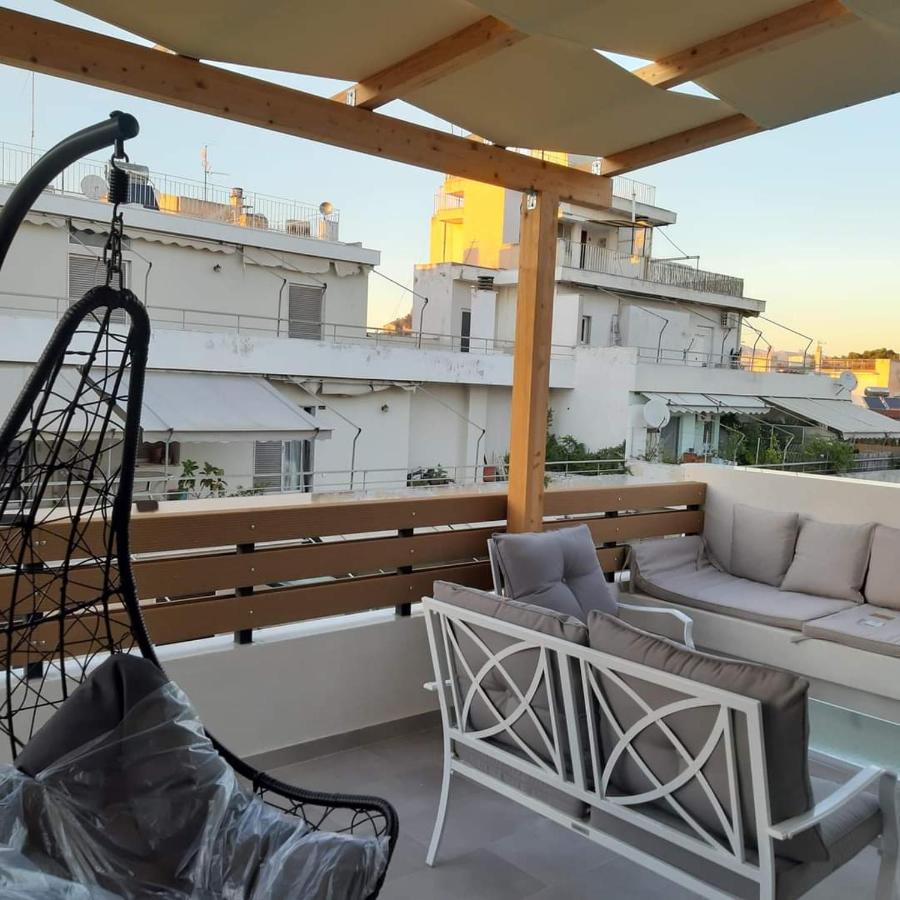 Cozy Penthouse Nearby Acropolis & Metro - B&B Atene