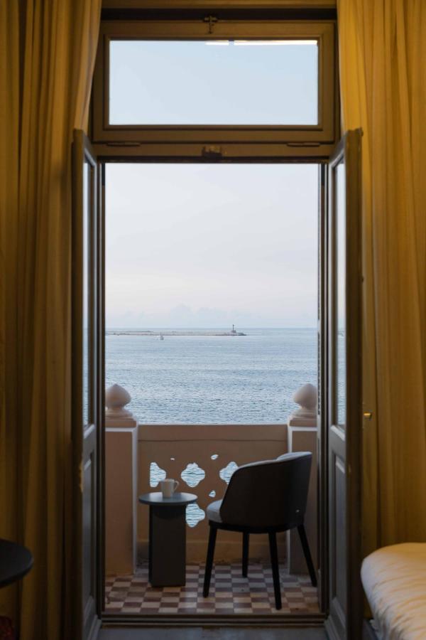 grey l studio apartments Corniche Alexandria - Bed and Breakfast Alexandrië