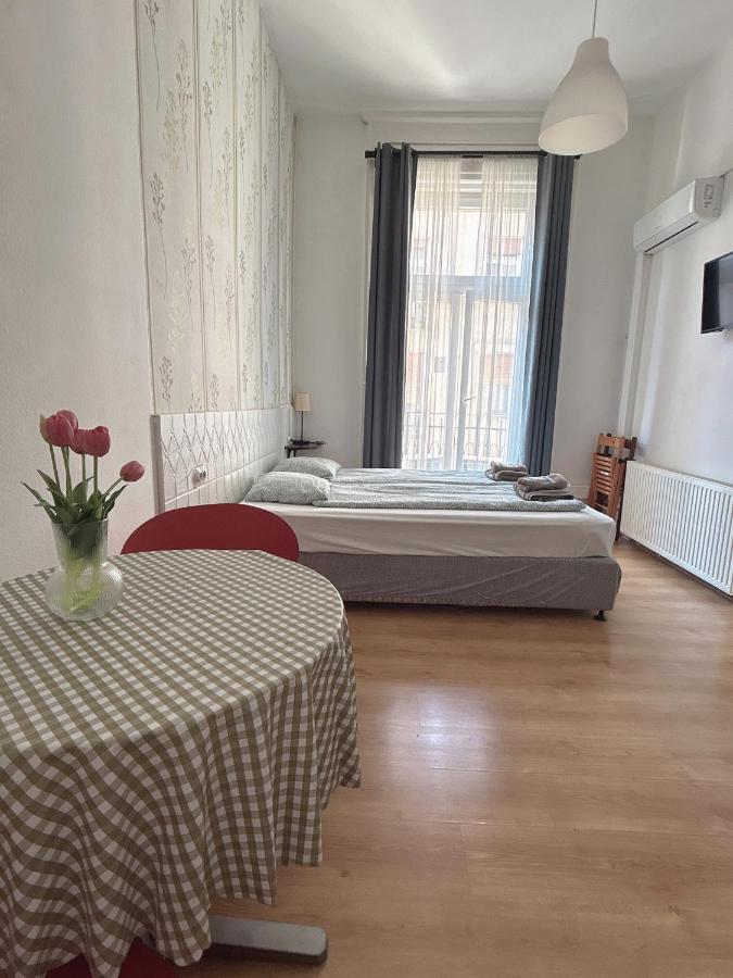11# Sunflower Cozy Apartment - B&B Budapest