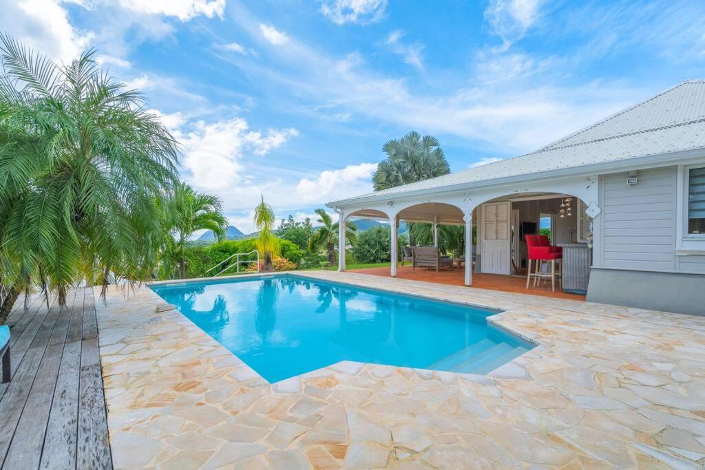 Villa Blue Rock, piscine & vue imprenable - B&B