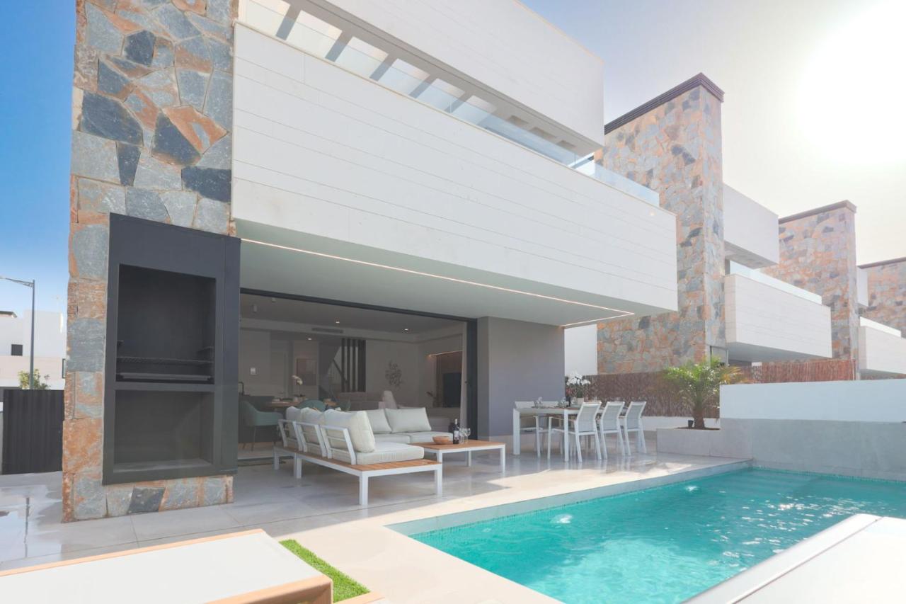 Villa Almendro Santa Rosalia Lake and Life Resort by PREMIUM SPAIN PROPERTIES - Chambres d’hôtes