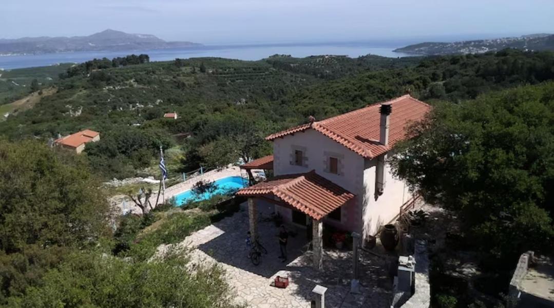 Villa Oneiro Tsivaras - B&B