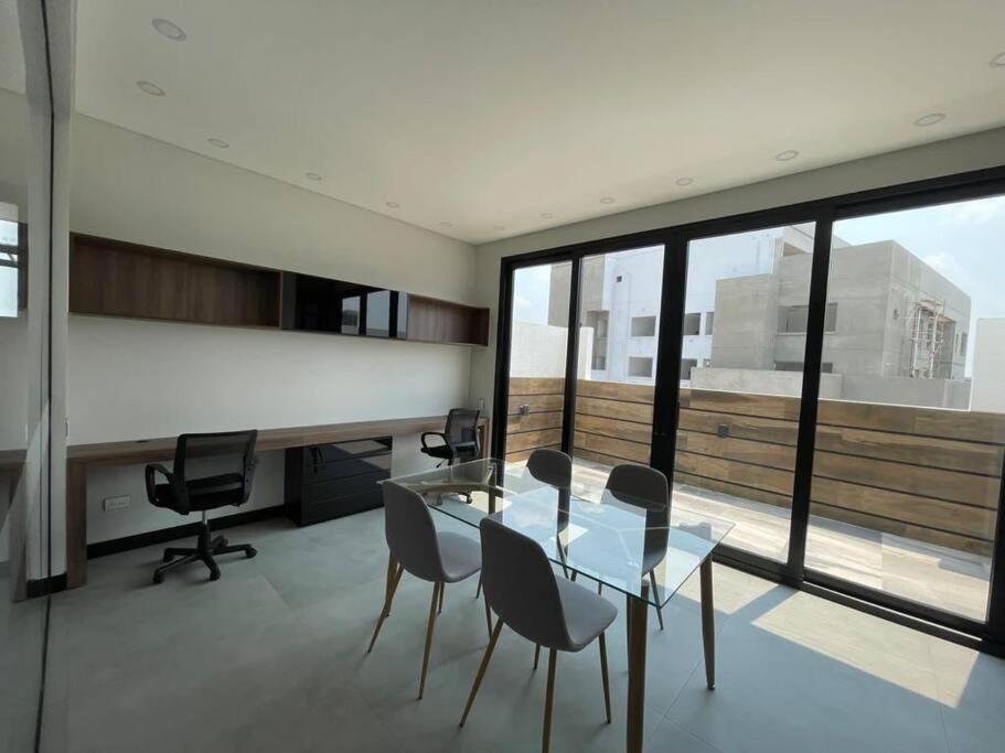 Mono ambiente en Equipetrol - Edificio La Foret - B&B Santa Cruz de la Sierra
