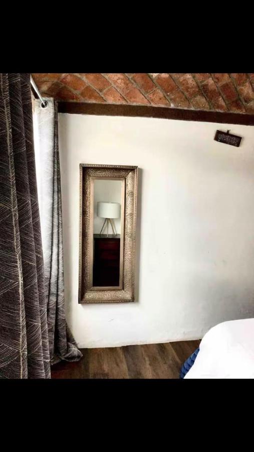 Tweepersoonskamer met Gedeelde Badkamer