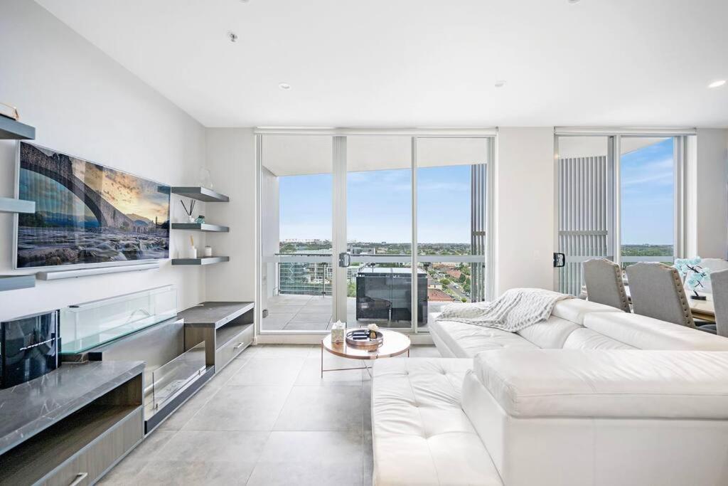 Convenient 3BR Close to Airport & Mascot Station - B&B Sydney