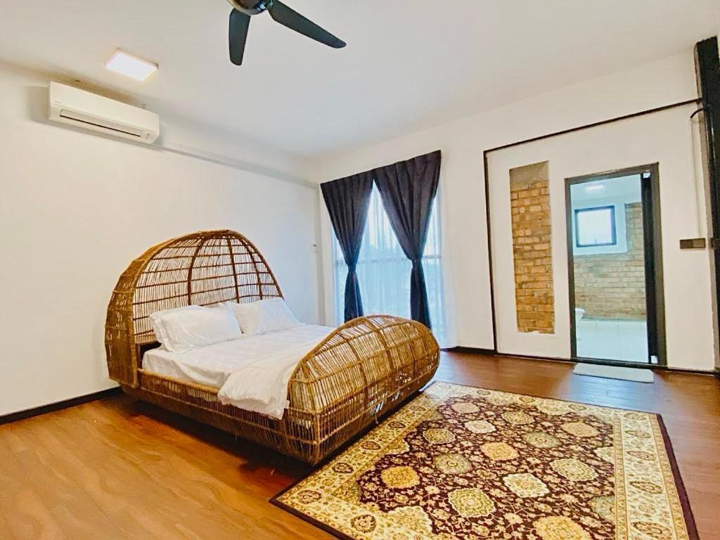 Villa Puspa - Larkin Bungalow Homestay - B&B
