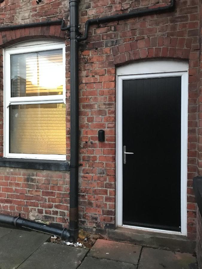 Contemporary 1 bed studio for comfy stay in Wigan - B&B