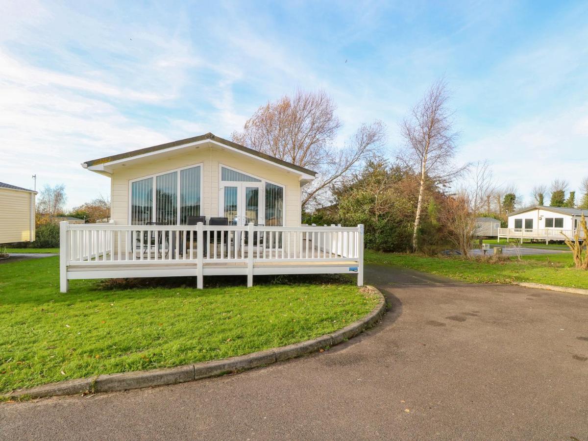 3 Bure Close - B&B