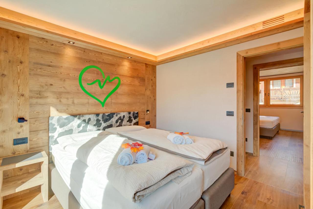 Four Bedroom Apartment with Terrace