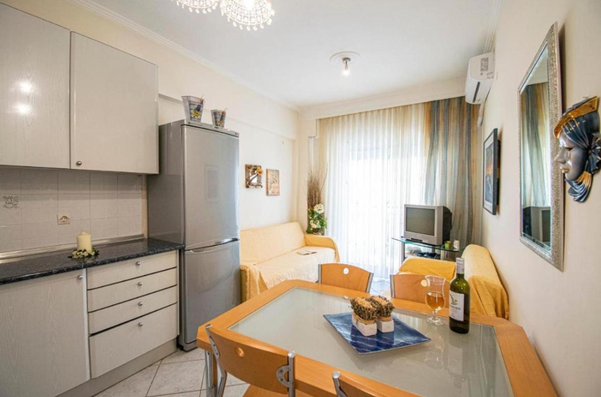 Isthmus luxury apartment - B&B Néa Potídhaia