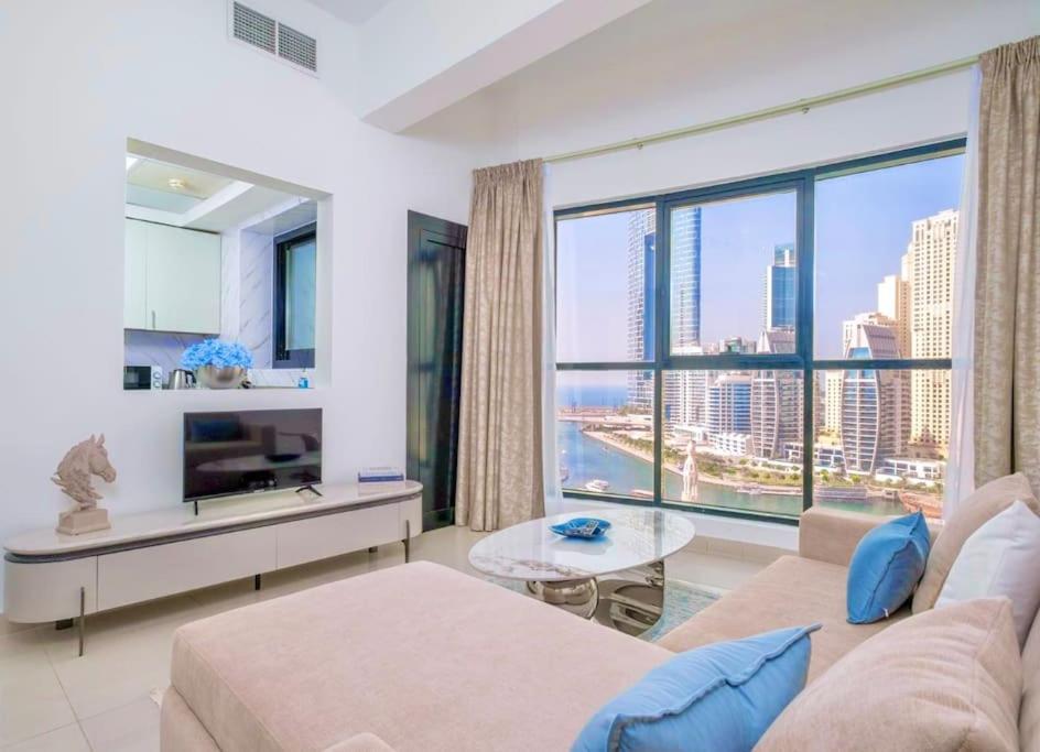 Escan Tower Marina View Apartment - Ferienwohnung