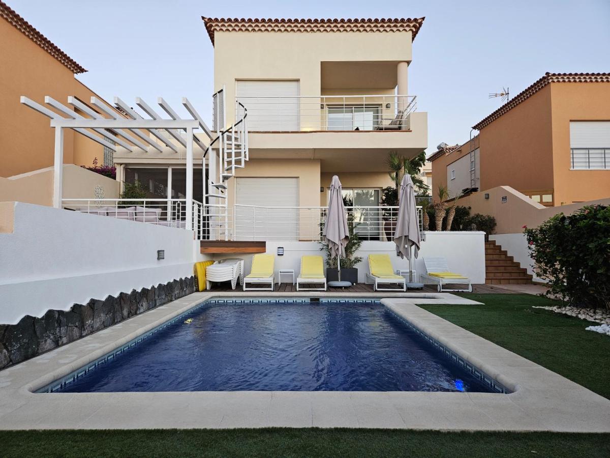 My Island Escape - Sea Views - Private Pool, Sauna - Chambres d’hôtes