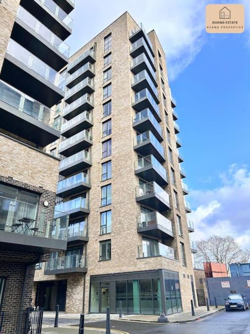 Long term Canary Wharf-Business- Relocators - B&B London