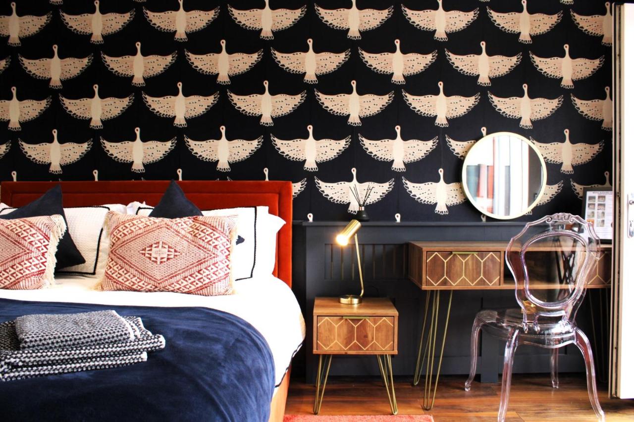 Stylish Escape With Wood-Fired Hot Tub - Ferienwohnung Norwich