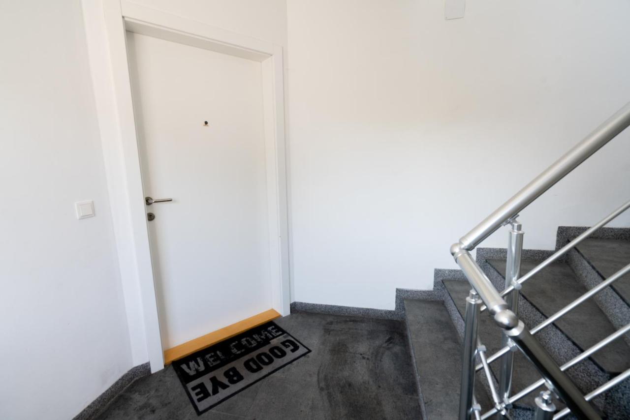 Appartamento con 2 Camere da Letto e Vista Giardino